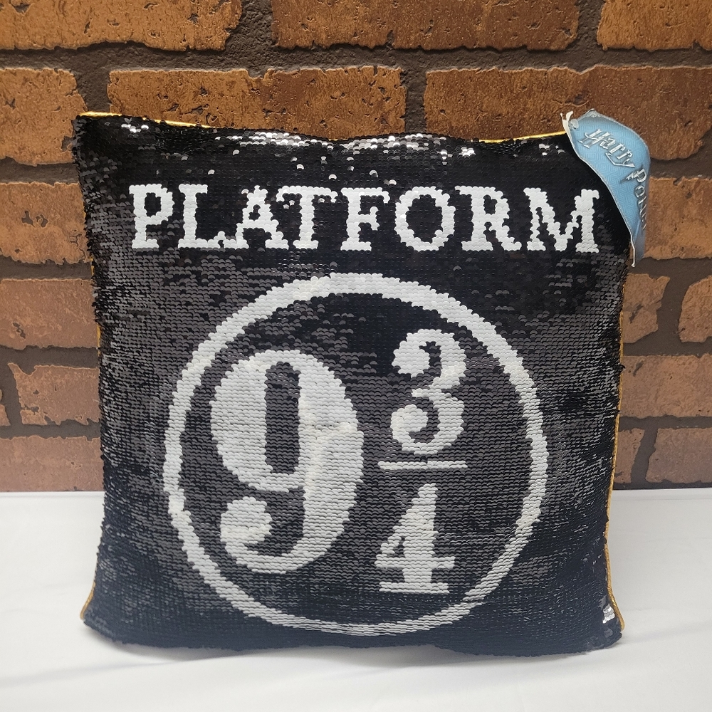 Harry Potter Platform Pillow Reversible Sequin Flip Pillow 9 3/4 & Glasses 15x15